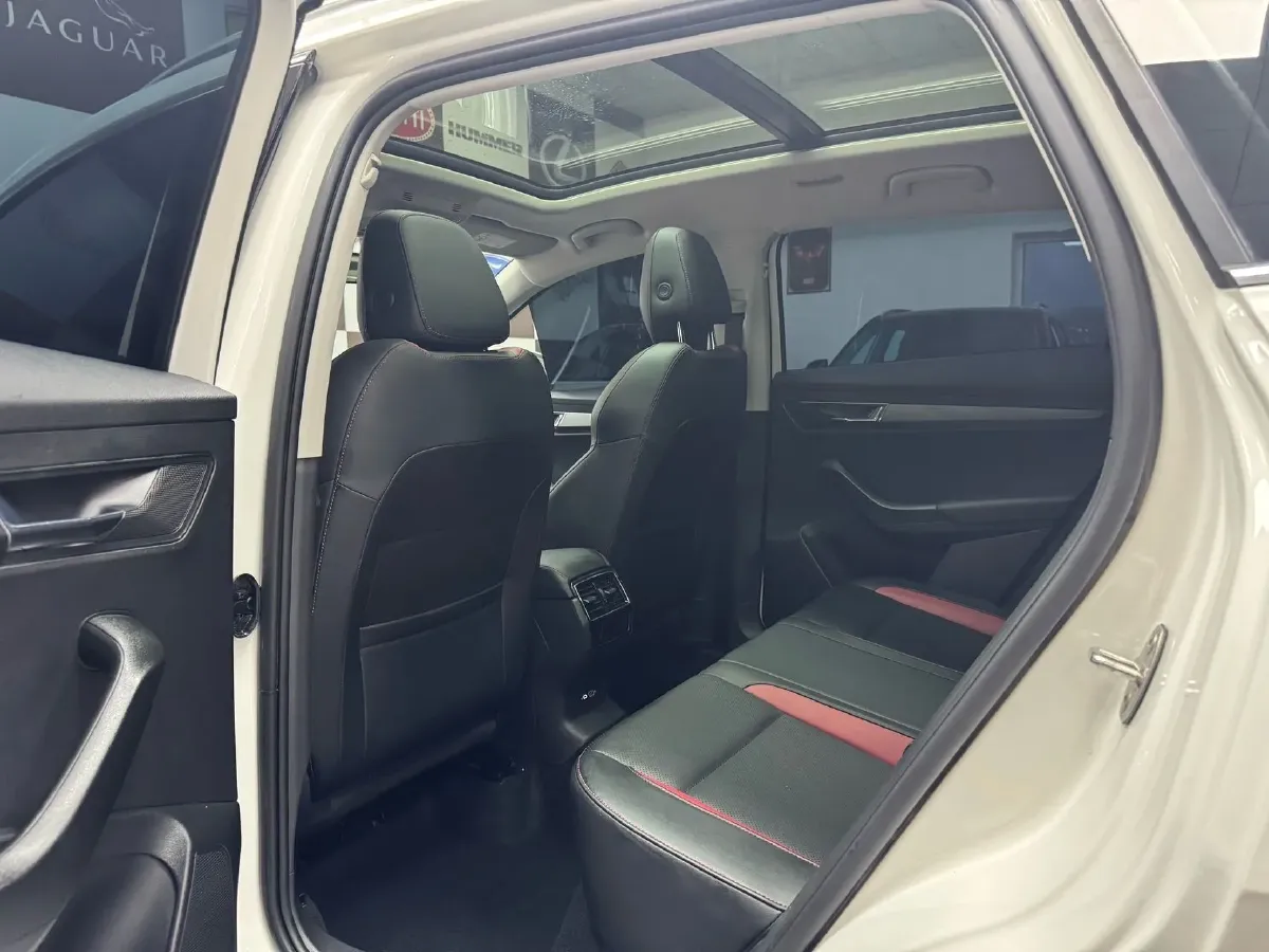 2022 Skoda Karoq 1.4T 150HP L4 7DCT,autocango,china used car exporter,china ev exporter,chinese used car exporter,chinese used ev exporter