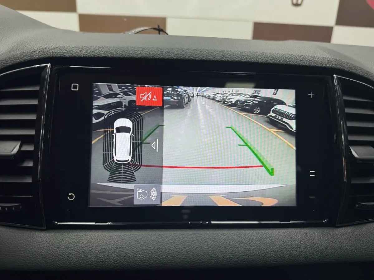 2022 Skoda Karoq 1.4T 150HP L4 7DCT,autocango,china used car exporter,china ev exporter,chinese used car exporter,chinese used ev exporter