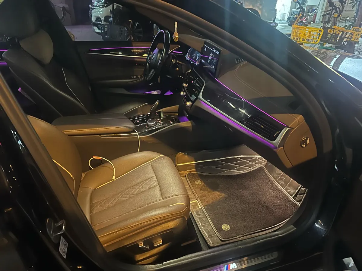 2021 BMW 5 Series 2.0T 184HP L4 8AT,autocango,china used car exporter,china ev exporter,chinese used car exporter,chinese used ev exporter