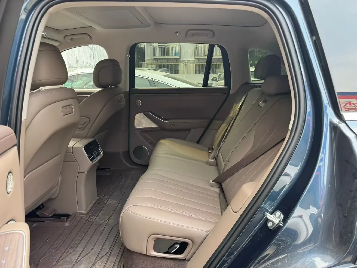 2026 AITO AITO M7 REEV 160HP REEV,autocango,china used car exporter,china ev exporter,chinese used car exporter,chinese used ev exporter