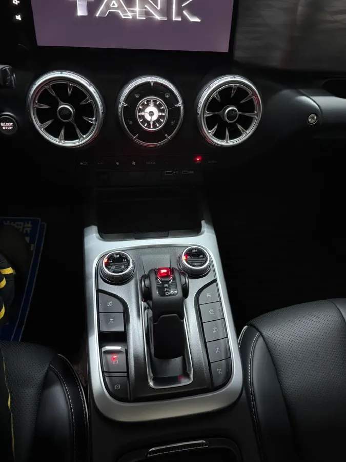 2024 Tank 300 2.0T 227HP L4 8AT,autocango,china used car exporter,china ev exporter,chinese used car exporter,chinese used ev exporter