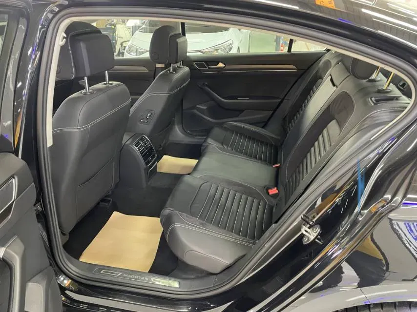 2020 Volkswagen Magotan 2.0T 186HP L4 7DCT,autocango,china used car exporter,china ev exporter,chinese used car exporter,chinese used ev exporter