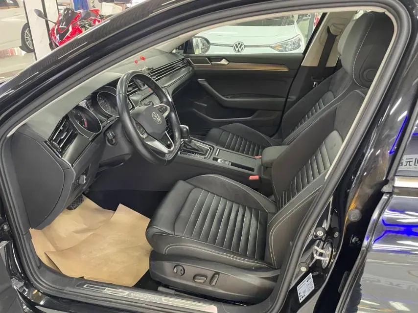2020 Volkswagen Magotan 2.0T 186HP L4 7DCT,autocango,china used car exporter,china ev exporter,chinese used car exporter,chinese used ev exporter
