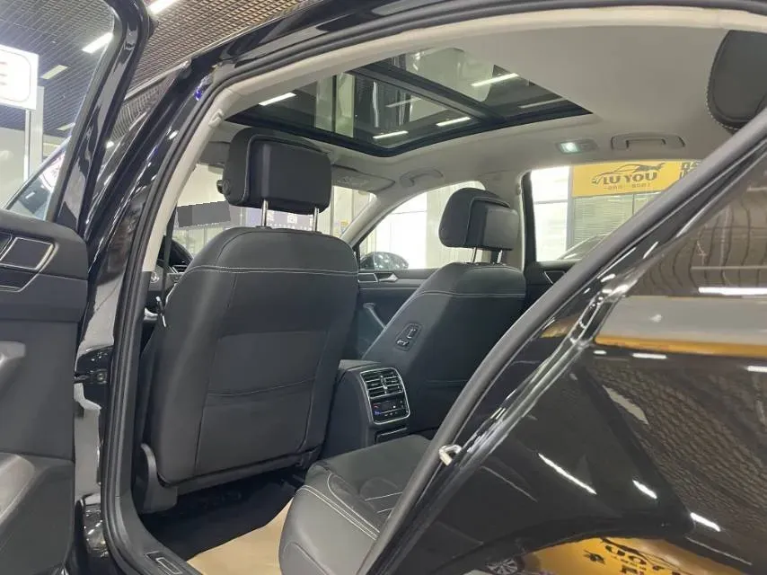 2020 Volkswagen Magotan 2.0T 186HP L4 7DCT,autocango,china used car exporter,china ev exporter,chinese used car exporter,chinese used ev exporter