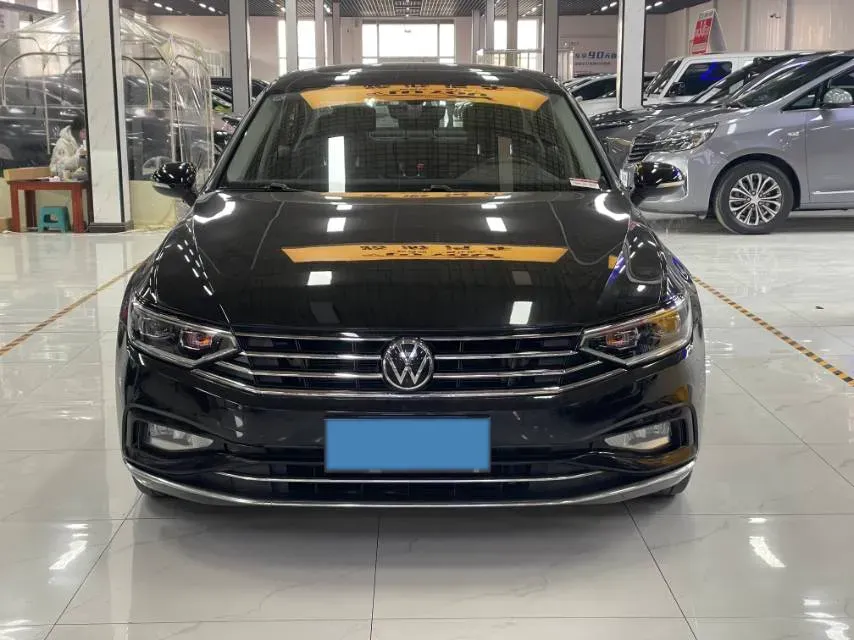 2020 Volkswagen Magotan 2.0T 186HP L4 7DCT,autocango,china used car exporter,china ev exporter,chinese used car exporter,chinese used ev exporter