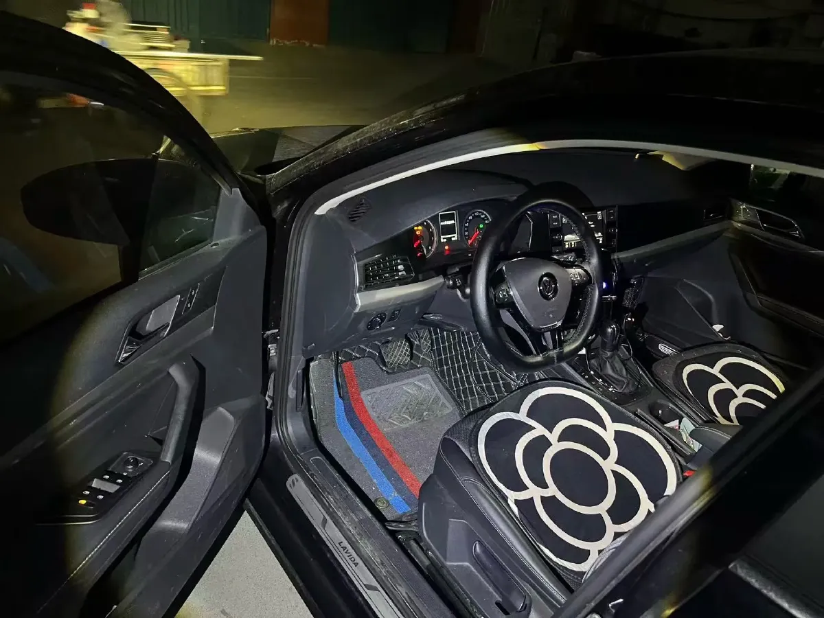 2019 Volkswagen Lavida 1.2T 116HP L4 7DCT,autocango,china used car exporter,china ev exporter,chinese used car exporter,chinese used ev exporter