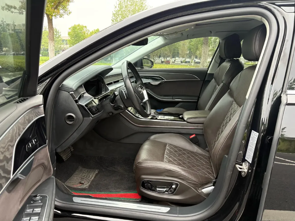 2023 Audi A8 3.0T 286HP V6 8AT,autocango,china used car exporter,china ev exporter,chinese used car exporter,chinese used ev exporter