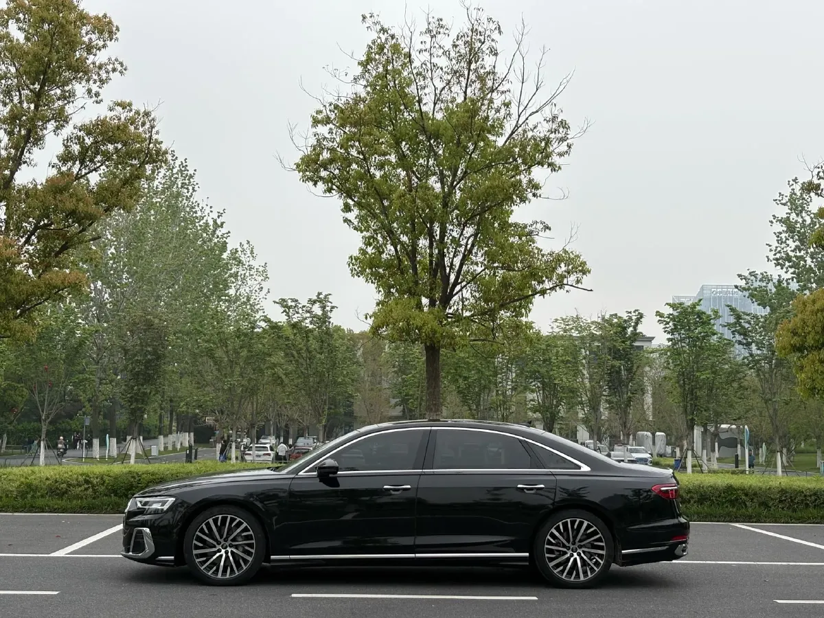 2023 Audi A8 3.0T 286HP V6 8AT,autocango,china used car exporter,china ev exporter,chinese used car exporter,chinese used ev exporter