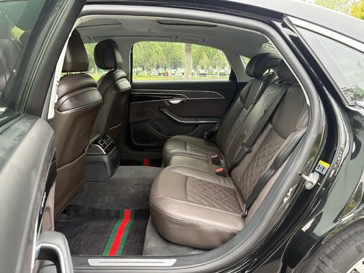 2023 Audi A8 3.0T 286HP V6 8AT,autocango,china used car exporter,china ev exporter,chinese used car exporter,chinese used ev exporter