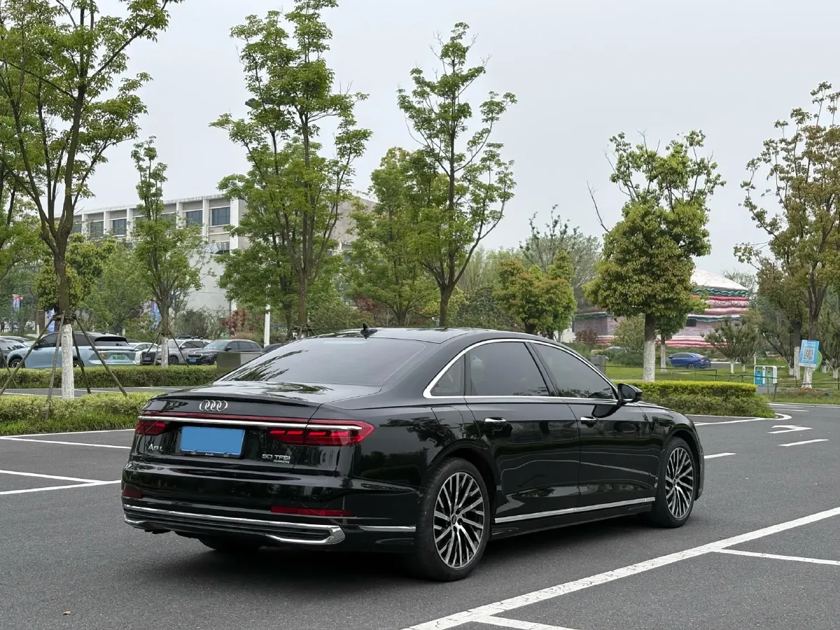 2023 Audi A8 3.0T 286HP V6 8AT,autocango,china used car exporter,china ev exporter,chinese used car exporter,chinese used ev exporter