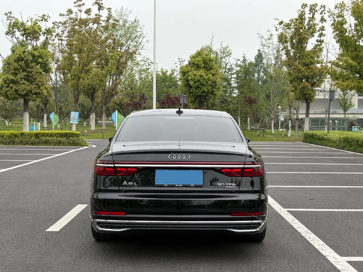 2023 Audi A8 3.0T 286HP V6 8AT,autocango,china used car exporter,china ev exporter,chinese used car exporter,chinese used ev exporter