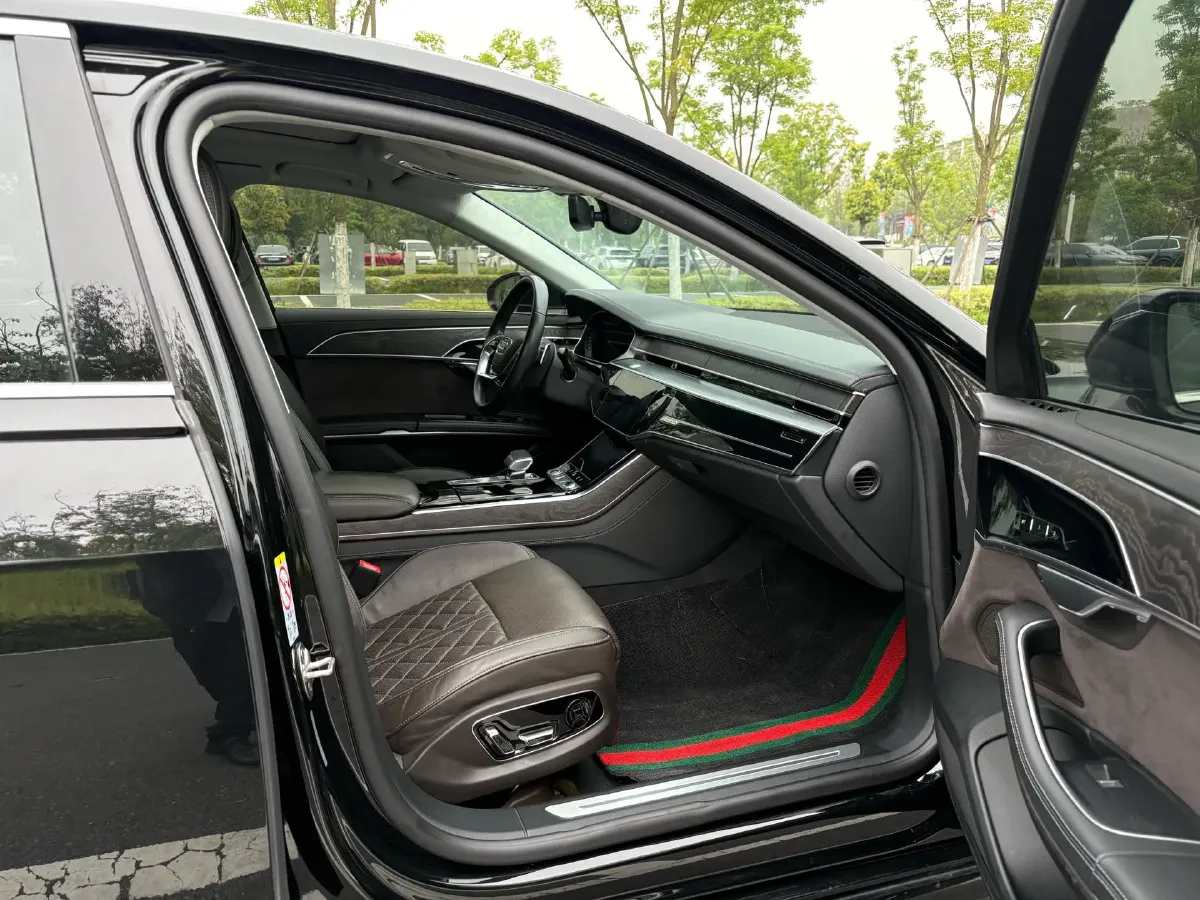 2023 Audi A8 3.0T 286HP V6 8AT,autocango,china used car exporter,china ev exporter,chinese used car exporter,chinese used ev exporter