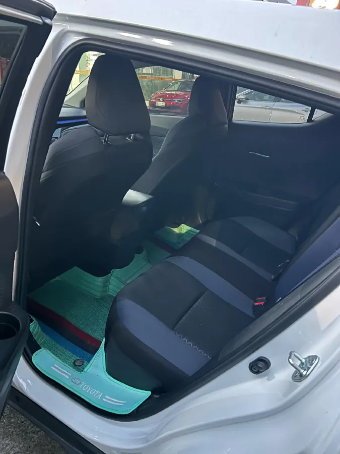 2023 Toyota C-HR 2.0L 171HP L4 CVT,autocango,china used car exporter,china ev exporter,chinese used car exporter,chinese used ev exporter