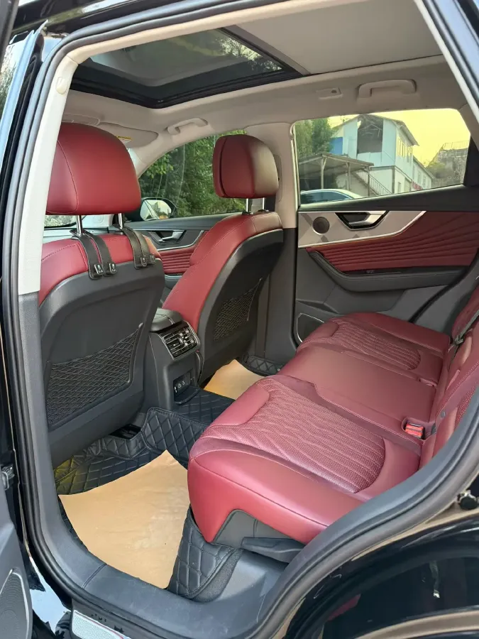 2023 HongQi HS5 2.0T 252HP L4 8AT,autocango,china used car exporter,china ev exporter,chinese used car exporter,chinese used ev exporter