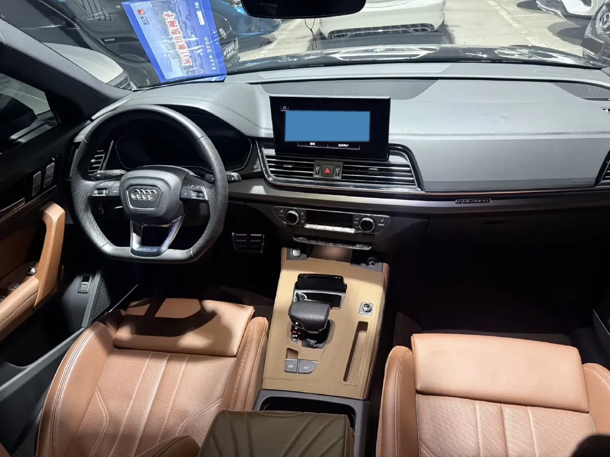 2025 Audi Q5L 2.0T 245HP L4 7DCT,autocango,china used car exporter,china ev exporter,chinese used car exporter,chinese used ev exporter