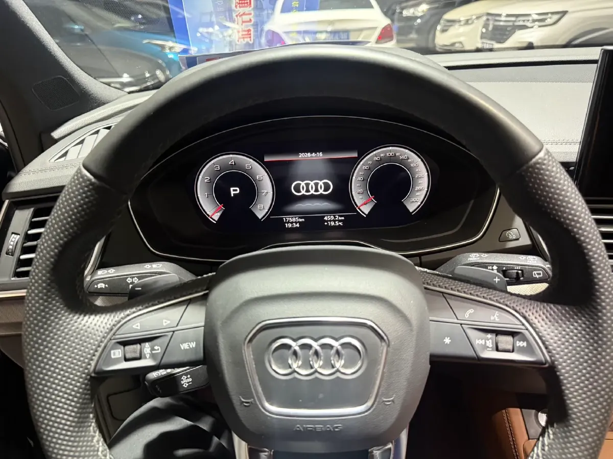 2025 Audi Q5L 2.0T 245HP L4 7DCT,autocango,china used car exporter,china ev exporter,chinese used car exporter,chinese used ev exporter