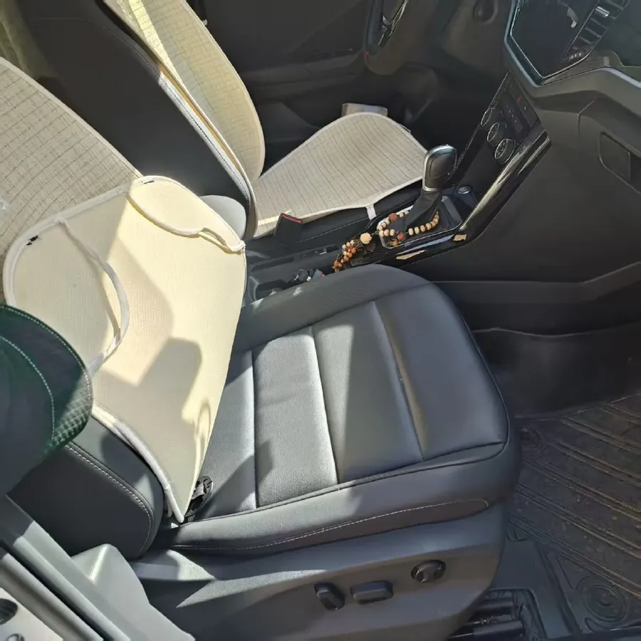 2022 Volkswagen T-Roc 1.4T 150HP L4 7DCT,autocango,china used car exporter,china ev exporter,chinese used car exporter,chinese used ev exporter