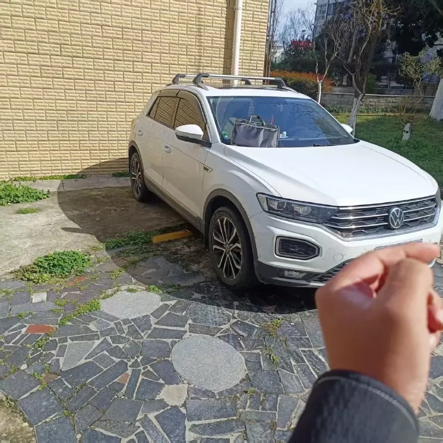 2022 Volkswagen T-Roc 1.4T 150HP L4 7DCT,autocango,china used car exporter,china ev exporter,chinese used car exporter,chinese used ev exporter
