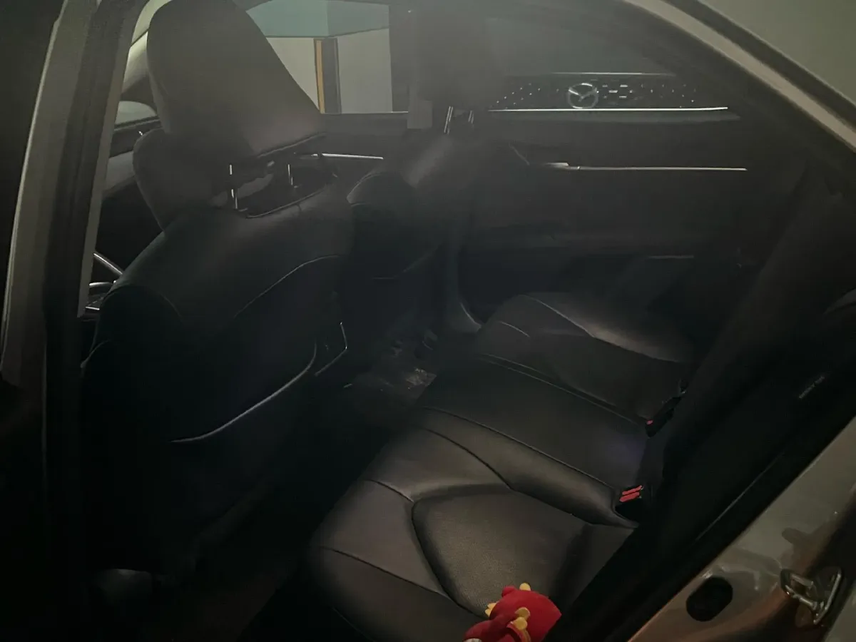 2023 Toyota Camry 2.5L 207HP L4 8AT,autocango,china used car exporter,china ev exporter,chinese used car exporter,chinese used ev exporter