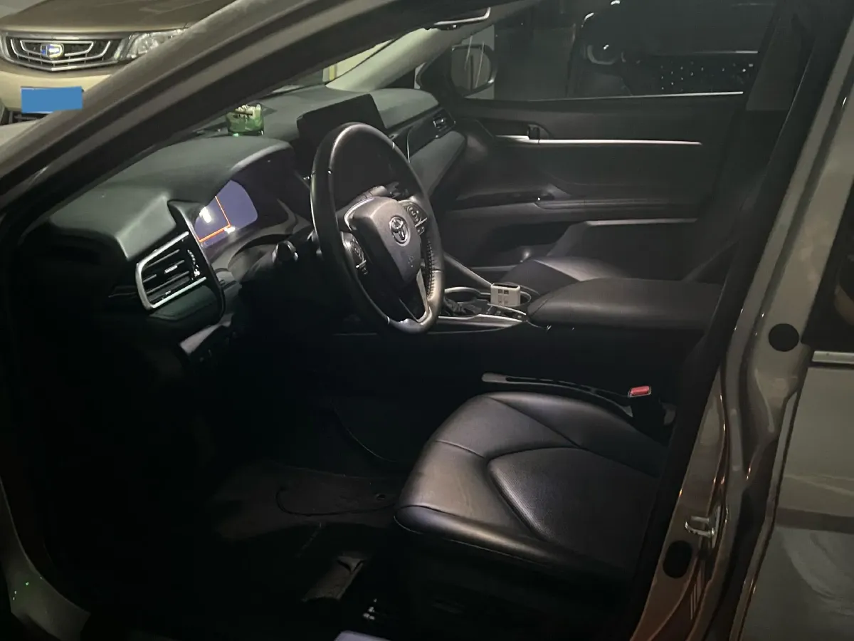 2023 Toyota Camry 2.5L 207HP L4 8AT,autocango,china used car exporter,china ev exporter,chinese used car exporter,chinese used ev exporter