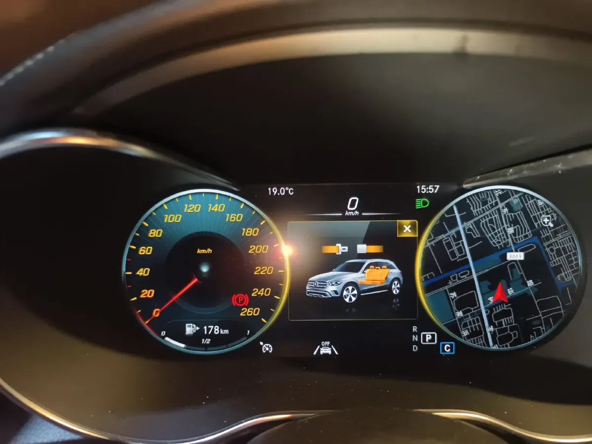 2021 Mercedes-Benz GLC Class 2.0T 258HP L4 9AT,autocango,china used car exporter,china ev exporter,chinese used car exporter,chinese used ev exporter