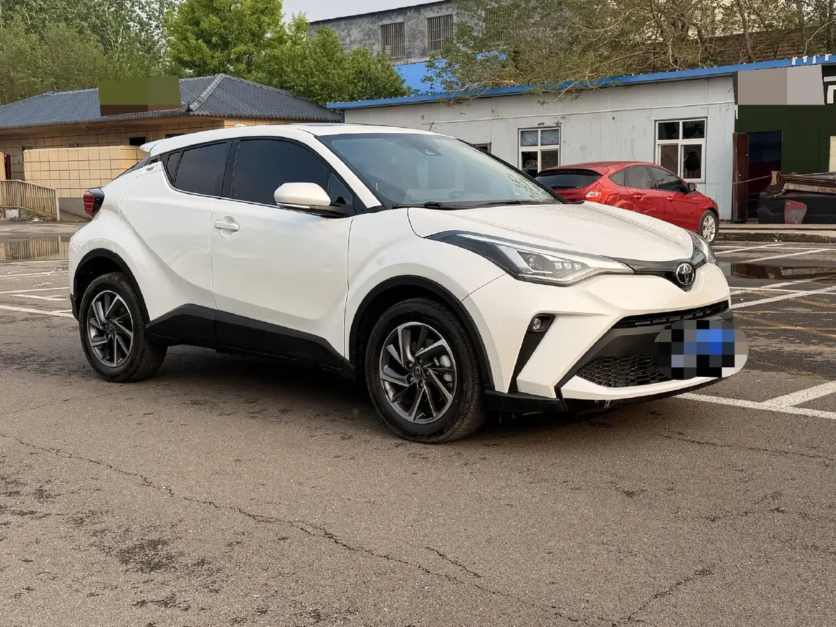 2022 Toyota C-HR 2.0L 171HP L4 CVT,autocango,china used car exporter,china ev exporter,chinese used car exporter,chinese used ev exporter
