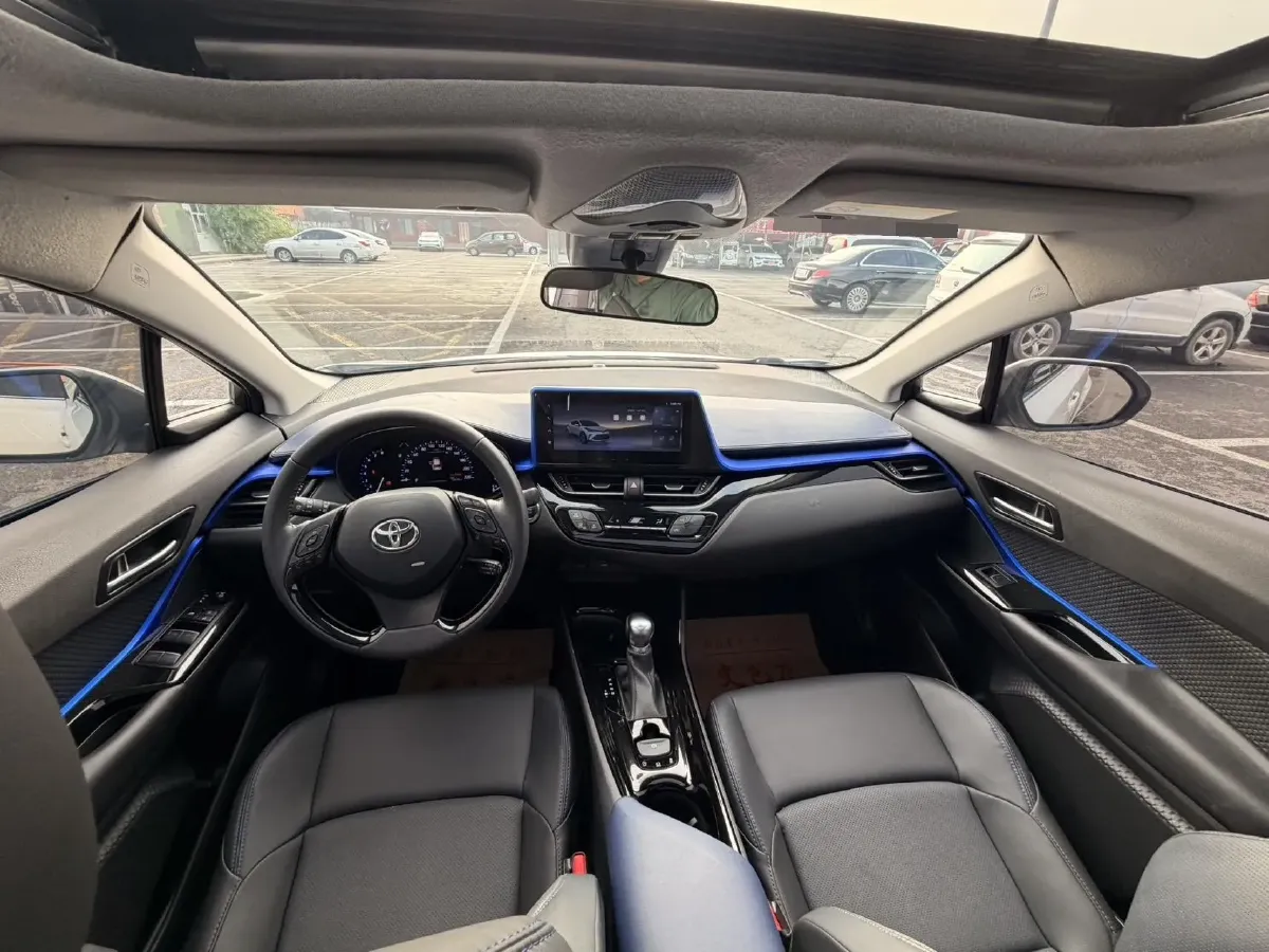 2022 Toyota C-HR 2.0L 171HP L4 CVT,autocango,china used car exporter,china ev exporter,chinese used car exporter,chinese used ev exporter