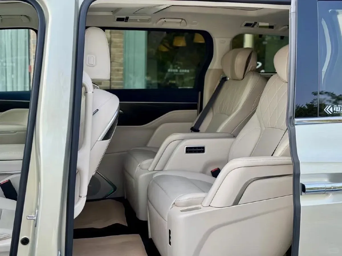 2024 Mercedes-Benz C Class 1.5T 204HP L4 9AT,autocango,china used car exporter,china ev exporter,chinese used car exporter,chinese used ev exporter