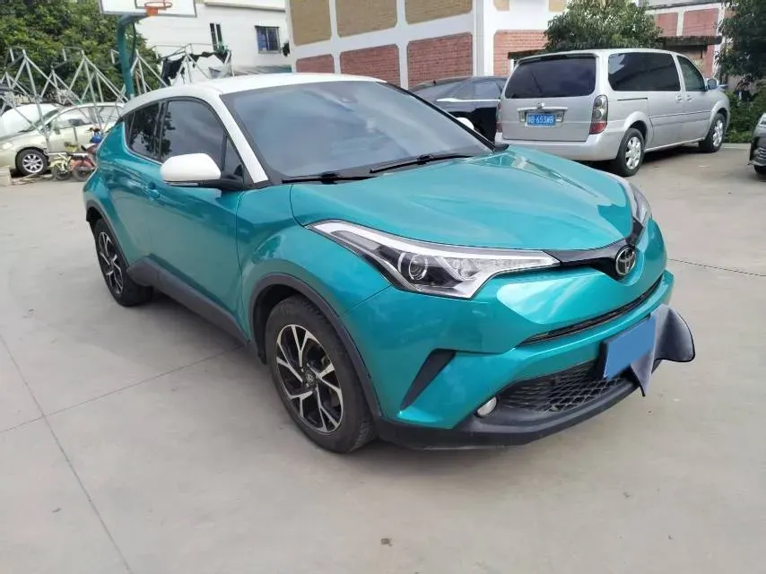 2018 Toyota C-HR 2.0L 171HP L4 CVT,autocango,china used car exporter,china ev exporter,chinese used car exporter,chinese used ev exporter