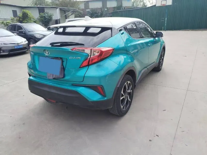 2018 Toyota C-HR 2.0L 171HP L4 CVT,autocango,china used car exporter,china ev exporter,chinese used car exporter,chinese used ev exporter