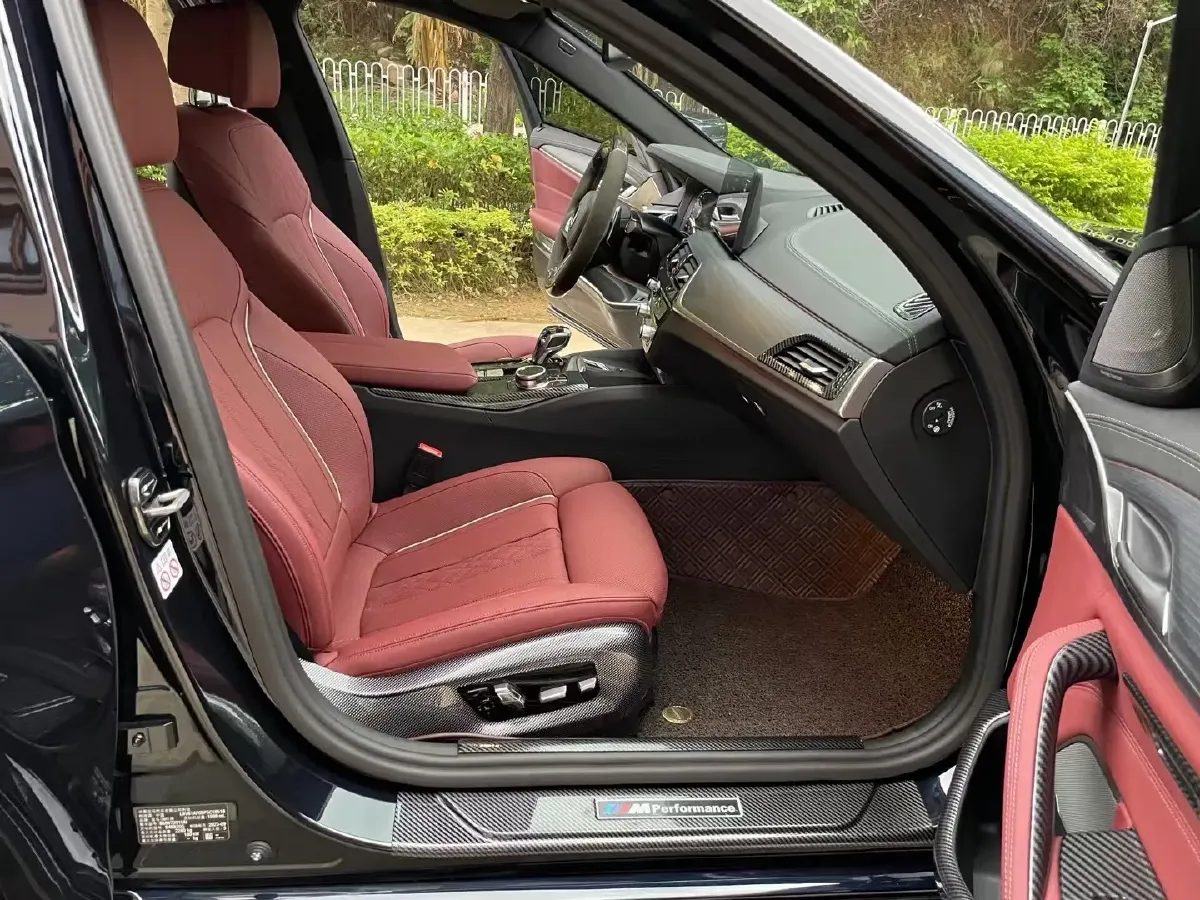 2023 BMW 5 Series 2.0T 245HP L4 8AT,autocango,china used car exporter,china ev exporter,chinese used car exporter,chinese used ev exporter