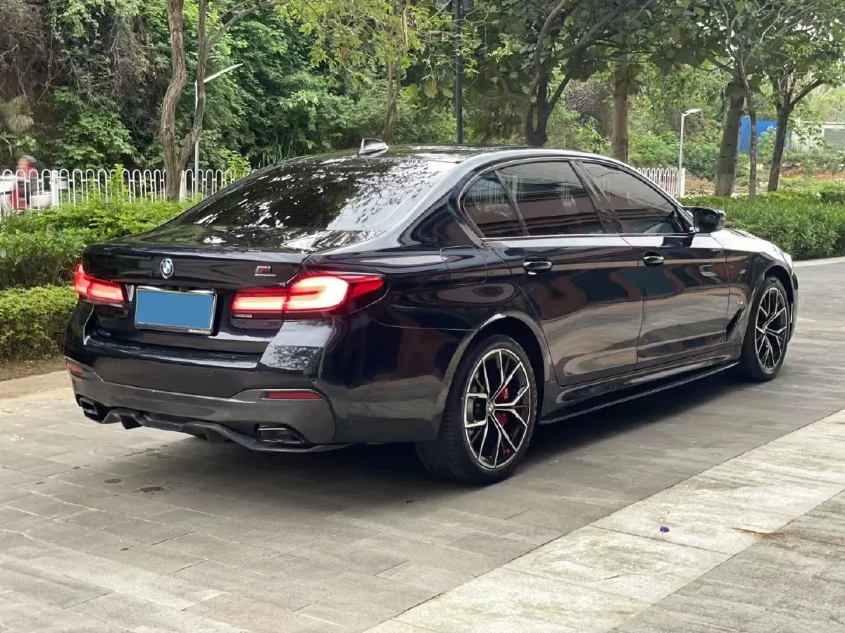 2023 BMW 5 Series 2.0T 245HP L4 8AT,autocango,china used car exporter,china ev exporter,chinese used car exporter,chinese used ev exporter