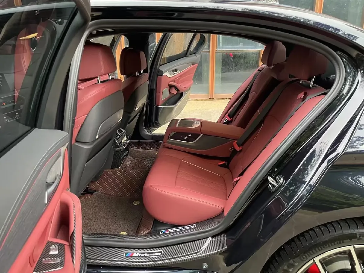 2023 BMW 5 Series 2.0T 245HP L4 8AT,autocango,china used car exporter,china ev exporter,chinese used car exporter,chinese used ev exporter