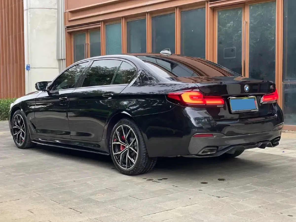 2023 BMW 5 Series 2.0T 245HP L4 8AT,autocango,china used car exporter,china ev exporter,chinese used car exporter,chinese used ev exporter