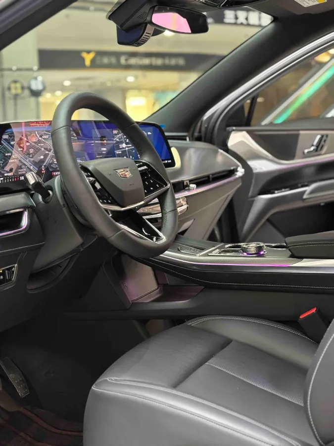2025 Cadillac XT5 2.0T 237HP L4 9AT,autocango,china used car exporter,china ev exporter,chinese used car exporter,chinese used ev exporter