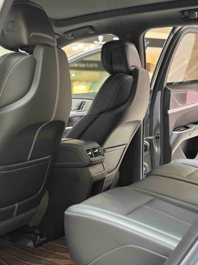 2025 Cadillac XT5 2.0T 237HP L4 9AT,autocango,china used car exporter,china ev exporter,chinese used car exporter,chinese used ev exporter