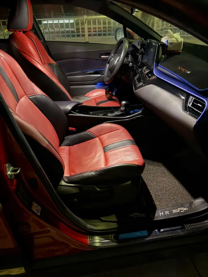 2018 Toyota C-HR 2.0L 171HP L4 CVT,autocango,china used car exporter,china ev exporter,chinese used car exporter,chinese used ev exporter