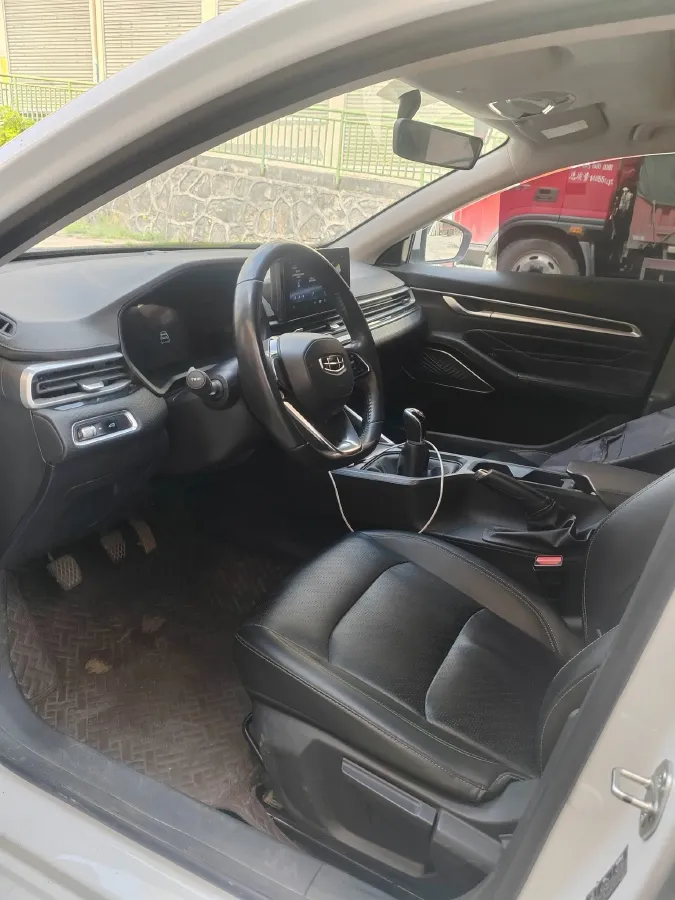 2022 Geely Emgrand 1.5L 114HP L4 5MT,autocango,china used car exporter,china ev exporter,chinese used car exporter,chinese used ev exporter