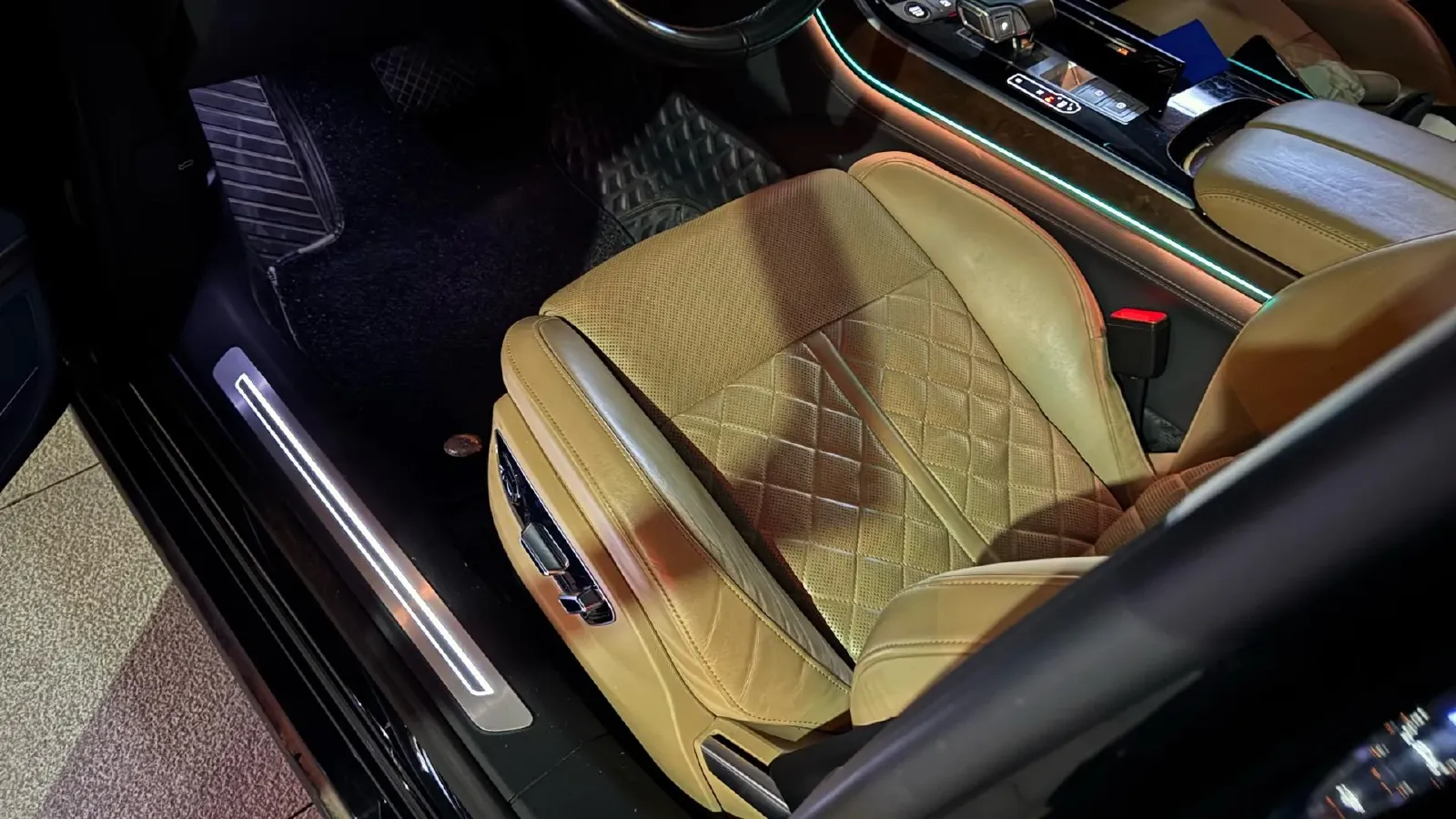 2021 Audi A8 3.0T 286HP V6 8AT,autocango,china used car exporter,china ev exporter,chinese used car exporter,chinese used ev exporter