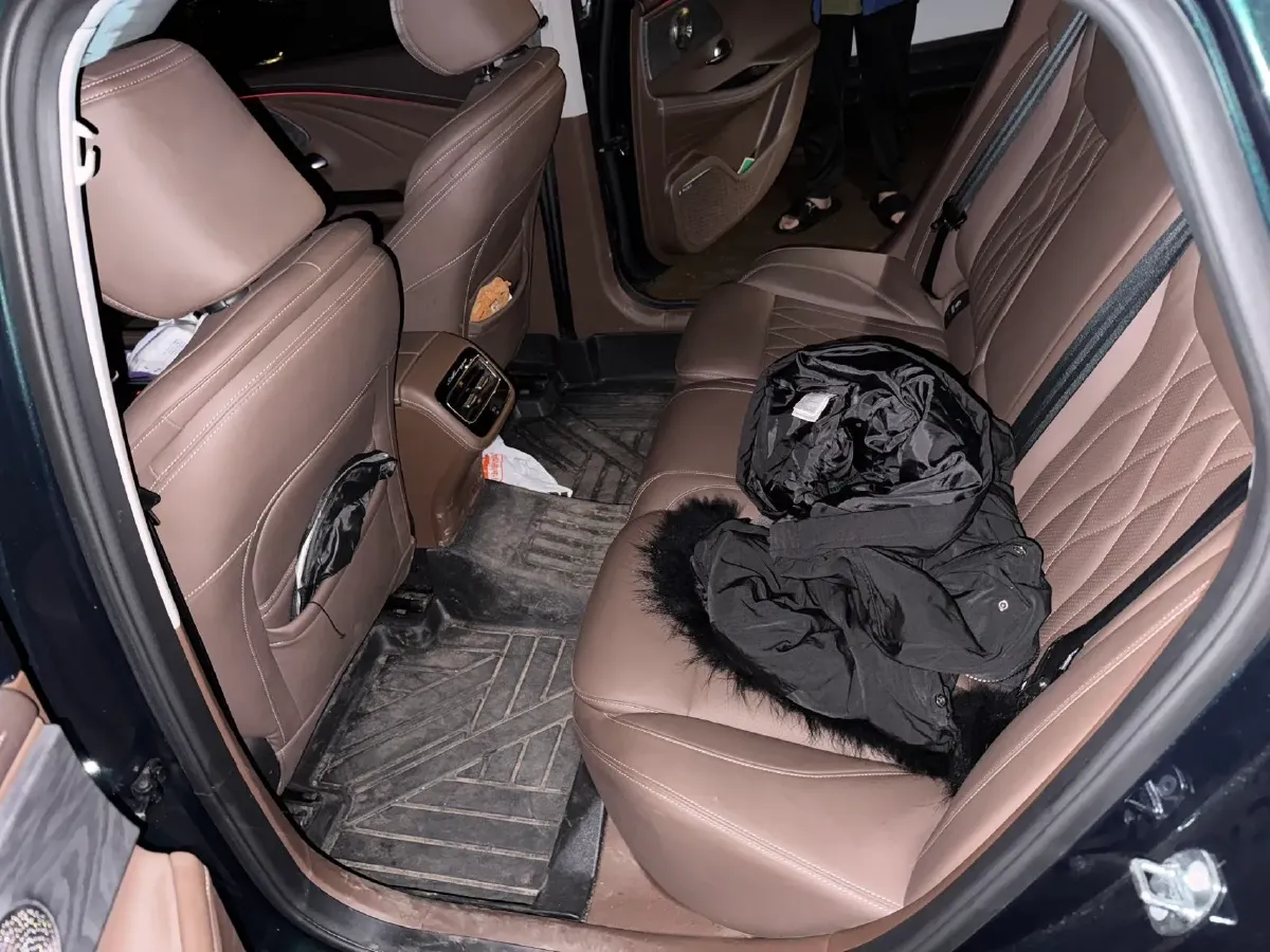 2023 Chery Arrizo 8 2.0T 254HP L4 7DCT,autocango,china used car exporter,china ev exporter,chinese used car exporter,chinese used ev exporter