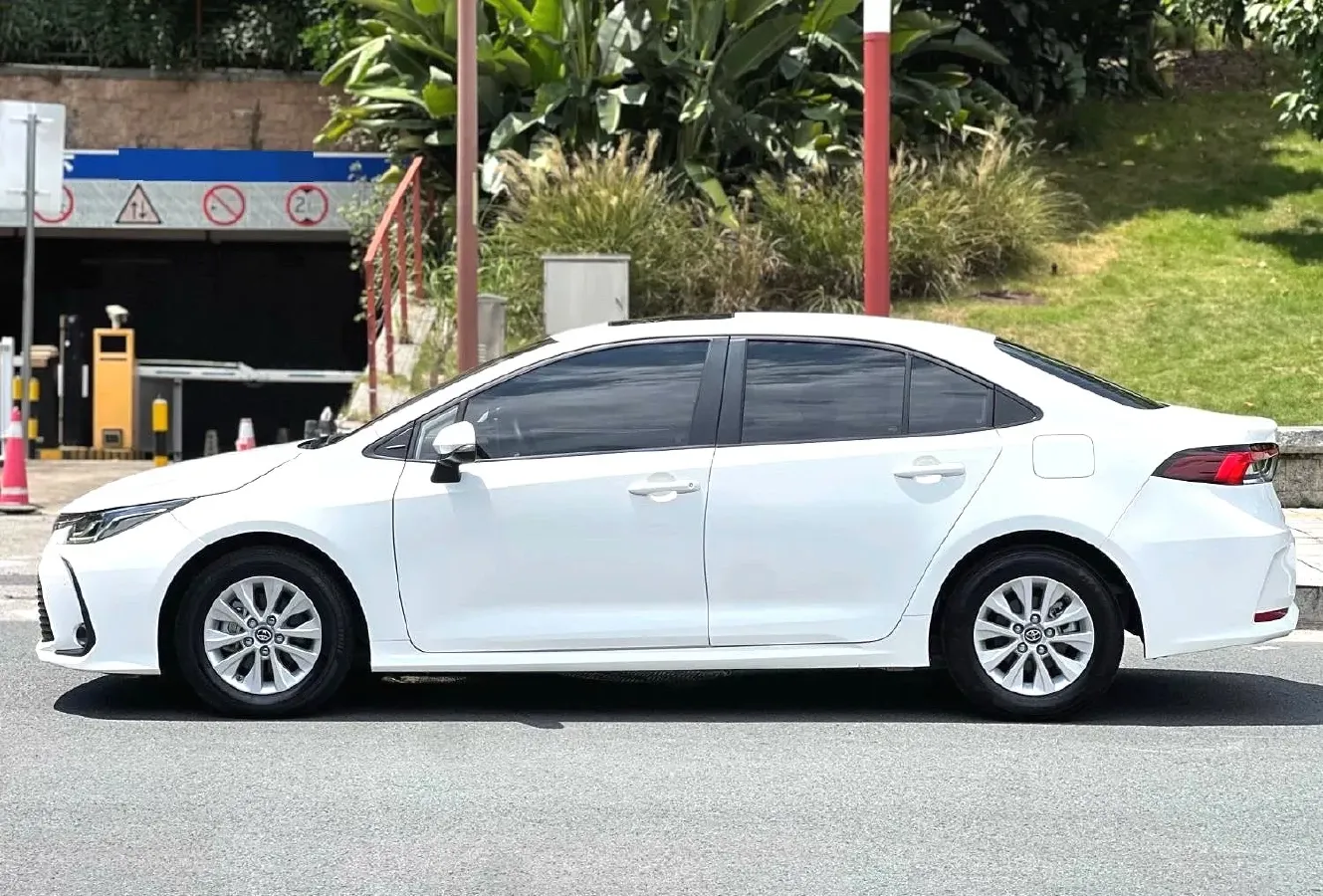 2021 Toyota Corolla 1.5L 121HP L3 CVT,autocango,china used car exporter,china ev exporter,chinese used car exporter,chinese used ev exporter