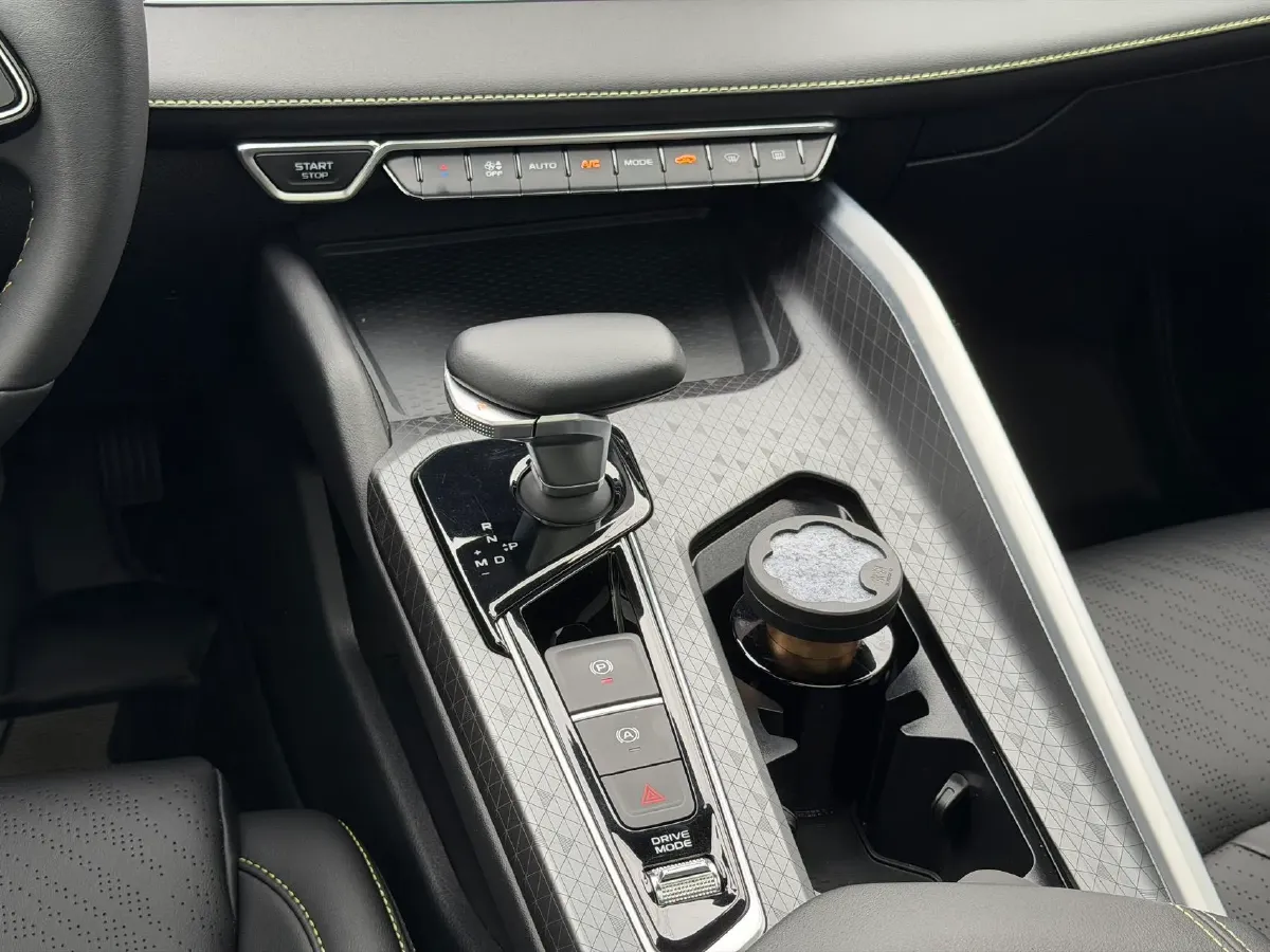 2023 Geely Preface 1.5T 181HP L4 7DCT,autocango,china used car exporter,china ev exporter,chinese used car exporter,chinese used ev exporter