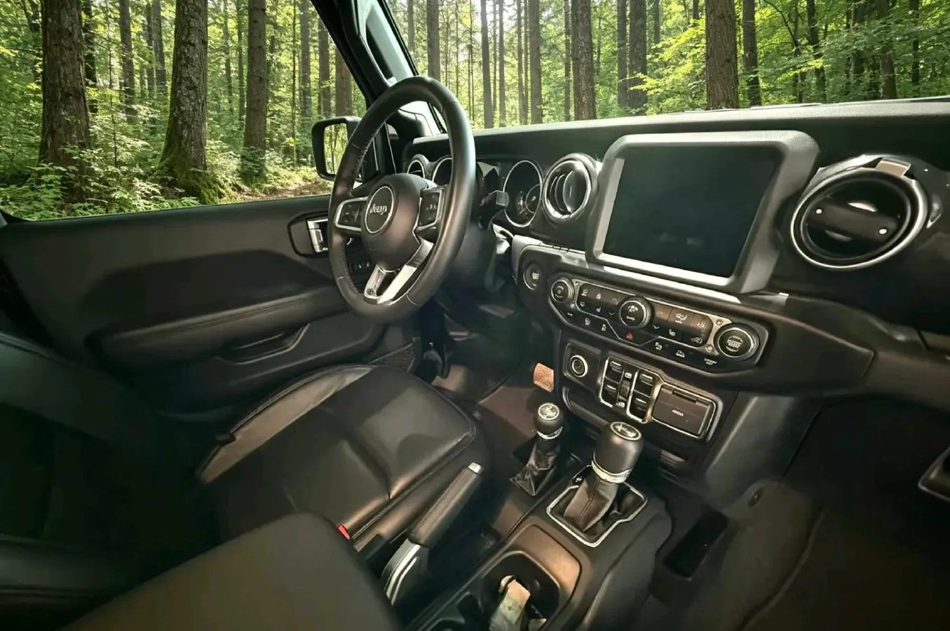 2022 Mercedes-Benz E Class 2.0T 258HP L4 9AT,autocango,china used car exporter,china ev exporter,chinese used car exporter,chinese used ev exporter