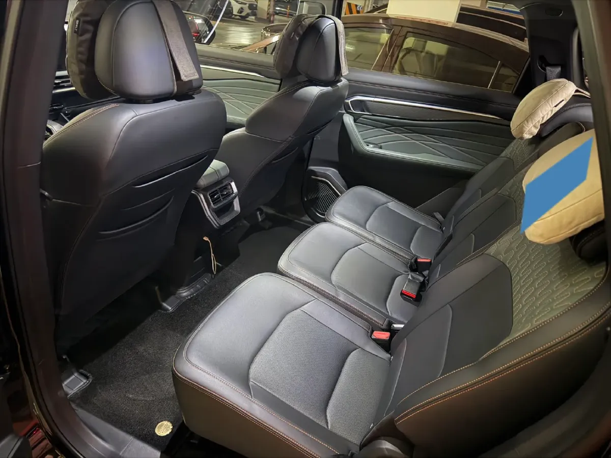 2024 Geely Okavango L 2.0T 218HP L4 7DCT,autocango,china used car exporter,china ev exporter,chinese used car exporter,chinese used ev exporter