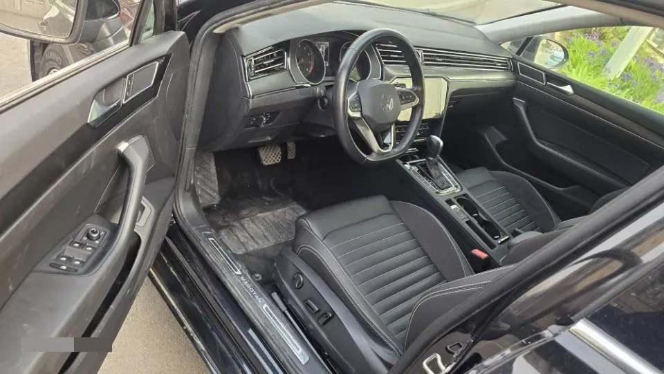 2020 Volkswagen Magotan 2.0T 186HP L4 7DCT,autocango,china used car exporter,china ev exporter,chinese used car exporter,chinese used ev exporter