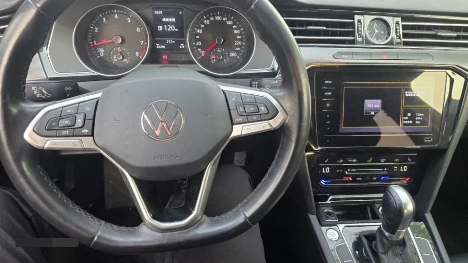 2020 Volkswagen Magotan 2.0T 186HP L4 7DCT,autocango,china used car exporter,china ev exporter,chinese used car exporter,chinese used ev exporter