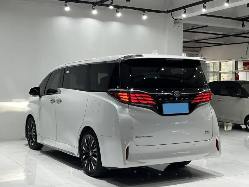 2024 Toyota Alphard 2.5L 190HP L4 E-CVT Hybrid,autocango,china used car exporter,china ev exporter,chinese used car exporter,chinese used ev exporter