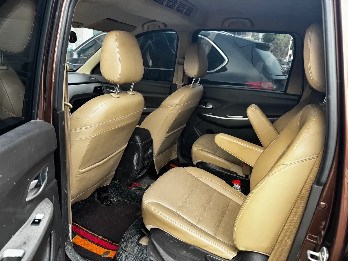 2018 WuLing HongGuang 1.5L 105HP L4 5MT,autocango,china used car exporter,china ev exporter,chinese used car exporter,chinese used ev exporter