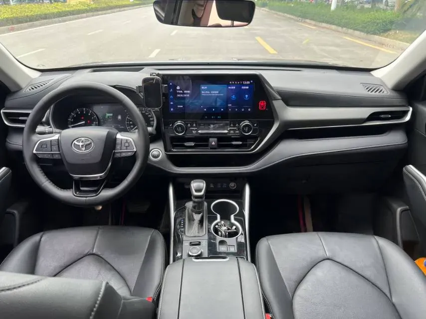 2022 Toyota Highlander 2.0T 248HP L4 8AT,autocango,china used car exporter,china ev exporter,chinese used car exporter,chinese used ev exporter