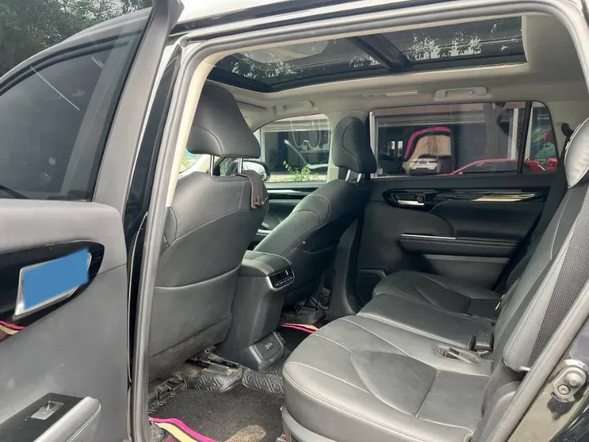 2022 Toyota Highlander 2.0T 248HP L4 8AT,autocango,china used car exporter,china ev exporter,chinese used car exporter,chinese used ev exporter